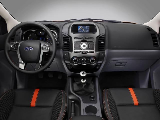 Интерьер Ford Ranger