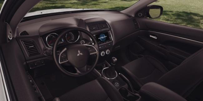 Салон Mitsubishi АСХ 2013